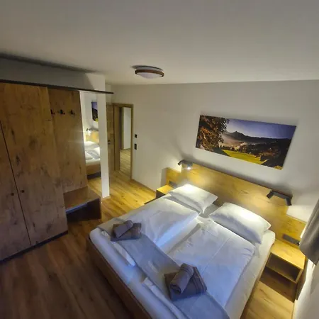 Klausi's Panorama Apartment *